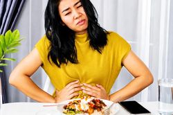 7 thói quen ăn uống mùa hè làm tăng gánh nặng cho hệ tiêu hóa, nhiều người vẫn mắc