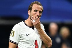 Ông Trump chê chiến thuật của HLV Tuchel: Đội Anh sai lầm khi bắt Kane phòng ngự