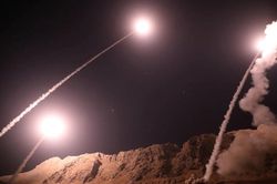 Khoảnh khắc tên lửa Iran xuyên lưới Patriot, đánh trúng căn cứ Jordan