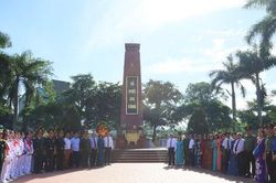 Đoàn đại biểu Phường Cửa Nam dâng hương tưởng niệm các Anh hùng liệt sĩ