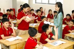 Nh&agrave; gi&aacute;o nghỉ hưu được k&yacute; hợp đồng giảng dạy to&agrave;n thời gian