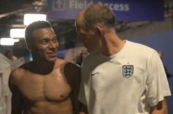 Hình ảnh kỳ lạ trong trận tranh hạng 3 điên rồ của World Cup