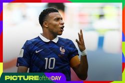 Khoảnh khắc World Cup: Kỷ lục gia Mbappe