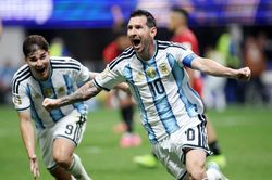 'Cú bẻ lái' của Messi