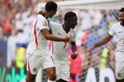 Saka lập hat-trick, Anh đánh bại Pháp trong trận tranh hạng Ba có 10 bàn thắng