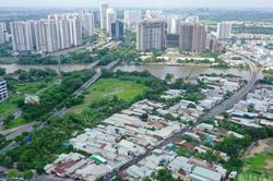 [Ảnh] Thành phố Hồ Chí Minh: Đường Lê Văn Lương trước kế hoạch mở rộng