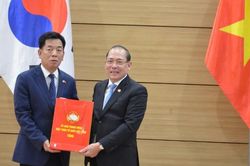 Đoàn đại biểu Ủy ban Trung ương Mặt trận Tổ quốc Việt Nam thăm, làm việc với cộng đồng người Việt tại Hàn Quốc