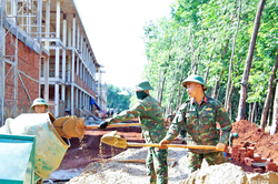 Quân đội dựng trường nơi vùng biên Gia Lai