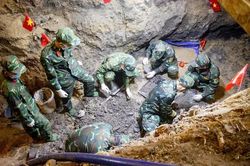 Giữ những 'trầm tích đỏ' cho mai sau