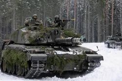 Anh đổ thêm quân đến sườn Đông NATO, một nước Baltic tiếp tục kêu gọi liên minh quân sự tăng cường hiện diện