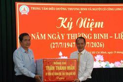 Chủ tịch Quốc hội Trần Thanh Mẫn thăm, tặng qu&agrave; thương bệnh binh tại TPHCM