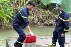 Dùng máy bơm xăng dưới bể nước làm 4 người thương vong