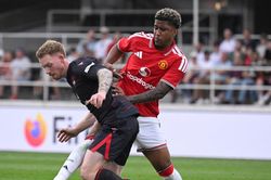 MU thua sốc đội hạng dưới ngày ra mắt Andrey Santos
