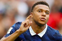 Mbappe vượt Messi, lập kỷ lục ghi bàn vĩ đại tại World Cup