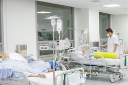 Dấu hiệu rất dễ bỏ qua khiến không ít người rơi vào đột quỵ