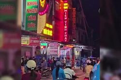 Bắt quả tang đối tượng dùng búa cướp tiệm vàng