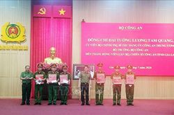Đại tướng Lương Tam Quang làm việc tại Gia Lai