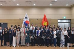 Tăng cường gắn kết cộng đồng, phát huy nguồn lực người Việt tại Hàn Quốc
