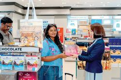 TPHCM bỏ ngỏ 'mỏ vàng' du lịch mua sắm miễn thuế