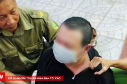 Khống chế đối tượng dùng búa cướp tiệm vàng để trả nợ