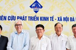 Gặp chủ nhân Nobel kinh tế