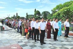 Các xã Ninh Phước, Phước Hậu, Phước Hữu tổ chức đoàn viếng Nghĩa trang liệt sĩ Bình Thuận