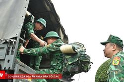 Lai Châu điều động biên phòng vào tâm lũ Than Uyên cứu hộ gia đình bị sập nhà