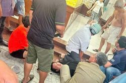 Mang búa đi cướp tiệm vàng vì không có tiền trả nợ