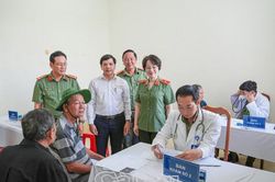Hơn 200 người dân được khám bệnh và tặng quà tri ân nhân Ngày Thương binh - Liệt sĩ