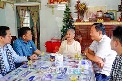 Thăm, tặng quà tri ân các Mẹ Việt Nam anh hùng