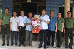 Kỷ niệm 79 năm Ng&agrave;y Thương binh - Liệt sĩ (27/7/1947 - 27/7/2026): Ban Gi&aacute;m đốc C&ocirc;ng an TPHCM thăm, tri &acirc;n c&aacute;c gia đ&igrave;nh thương binh ti&ecirc;u biểu