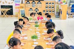Siết chặt tiêu chí và quy trình lựa chọn đồ chơi, học liệu với bậc mầm non