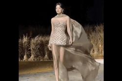 Mê mẩn đôi chân 1m22 của Lương Thùy Linh