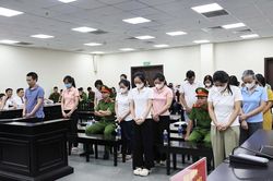 Giám đốc sản xuất gần 13 triệu sản phẩm bảo vệ sức khỏe giả lĩnh án tù khiêm khắc