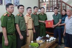 Tri ân, động viên các đồng chí thương binh và thân nhân liệt sỹ Công an Hà Nội