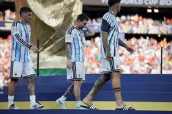 Người Argentina tiếc nuối trước thất bại của đội nhà tại World Cup