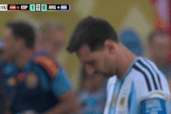 Phản ứng của Messi khi Argentina thủng lưới