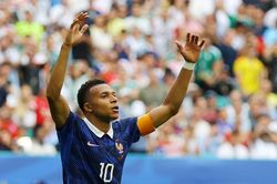 Vua phá lưới Mbappe giành kỷ lục độc nhất lịch sử World Cup