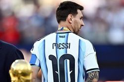 Argentina không tạo nổi một trận đấu cho Messi
