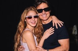 Shakira khoe ảnh bên Tom Cruise ở World Cup