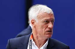 Deschamps rời tuyển Pháp trong bất mãn