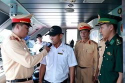 Kiểm soát chặt tàu khách tuyến Sa Kỳ - Lý Sơn trong mùa du lịch