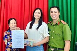 Công an An Giang hỗ trợ trao trả 150 triệu đồng cho người dân bị rơi và chuyển nhầm