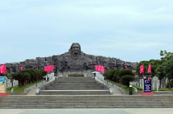 Bảo tàng 'đặc biệt' trong lòng Tượng đài Mẹ Việt Nam anh hùng