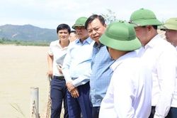 Đoàn công tác Bộ Nông nghiệp và Môi trường kiểm tra thực địa tại Dự án đập sông Lam ở Nghệ An