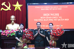 Bàn giao chức vụ Trưởng ban Phụ nữ Quân đội