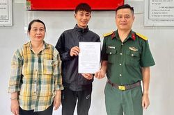 Nam thanh niên tình nguyện tham gia nghĩa vụ quân sự