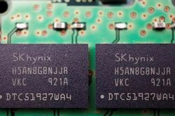 [VIDEO] CEO SK Hynix cảnh báo khủng hoảng chip nhớ đỉnh điểm 2027