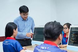 N&acirc;ng chất lượng nh&acirc;n lực theo xu thế thời đại