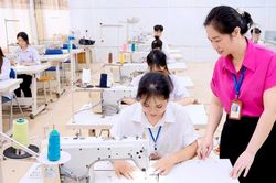 'Gỡ nút thắt' nguồn nhân lực để duy trì tăng trưởng kinh tế hai con số